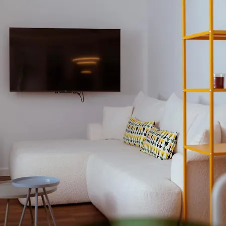 Kolorowy 3city Z Parkingiem W Gdyni By Renters *